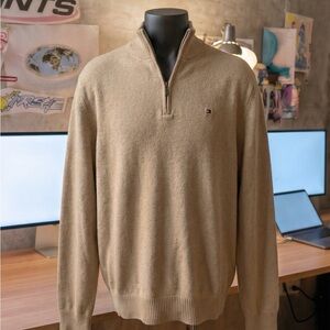 Tommy Hilfiger Men's Beige Sweater